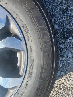 Alu kola+zimní pneu Mercedes GLE 5x112 235/65R17 ZAMLUVENO - 2