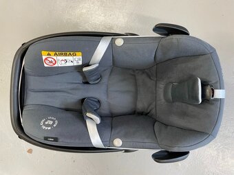 Maxi-Cosi Pebble Pro Graphit se základnou Family Fix2 - 2