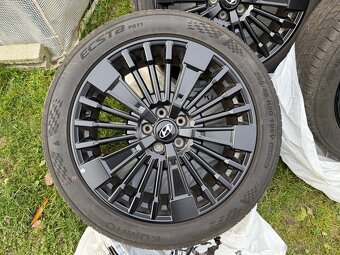 HYUNDAI SANTA FE disky 5x114,3 R20 8,5J x 20 ET54 +pneu - 2