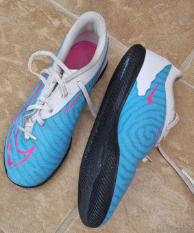 Kopačky - tenisky - sálovky NIKE Phantom vel 38 - 2