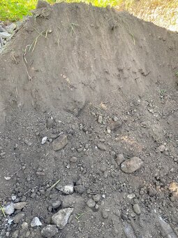 Zemina / hlína na dorovnání - 2