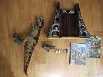 LEGO Jurassic World 75936 Besnenie T- Rexa - 2