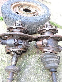 Barkas B1000 poloosy a kolo s pneu - 2