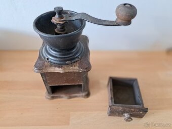 Mlýnek na kávu - 2