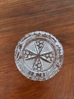 Malý křišťálový popelník - 2