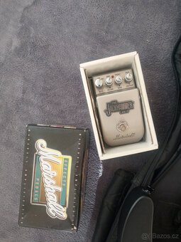 Kytara s příslušenstvím - 2