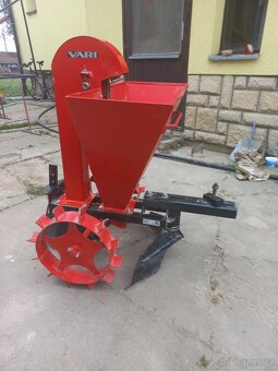 Sazeč brambor VARI - 2