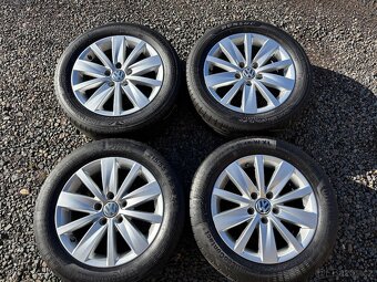 Alu orig letni sada Volkswagen 5x112 7J ET45 215/55 R16 DC - 2