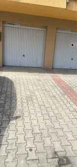 Pronájem garáže a parkovacího stání - 2