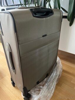 Středně velký nový kufr Samsonite - 2
