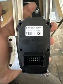 Spínač ruční brzdy bmw f10/f11 - 2