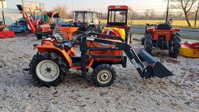 malotraktor Kubota B1-15 4x4 s čelním nakladačem - 2