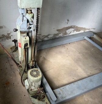 Nůžkový hydraulicky zvedák 1,5T Ddr - 2