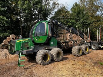 Vyvážecí souprava JOHN DEERE 810E - 2