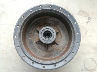 náboj střed kola Jawa 50 Pionýr 550, 555, 05 - 2