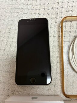 Apple SE 2020 - 2