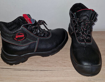 Nová pracovní kotníková obuv PANDA vel.43 - 2