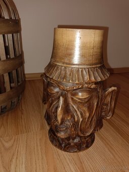 Lucerna s led svíčku a dvouma ručně vyřezávanými džbány - 2