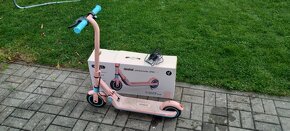 Elektrokoloběžka Ninebot eKickScooter ZING E8 - Růžová - 2