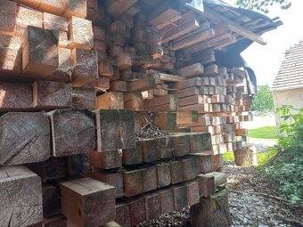 Smrkové a bukové řezivo + smrkové trámy+střešní latě - 2