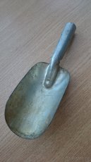 Příbory-staré-zbytky,lis na česnek,struhadlo,lopatka -retro. - 2