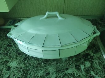 Porcelánová dóza - 2