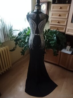 Vysoce luxusní plesové šaty - 2