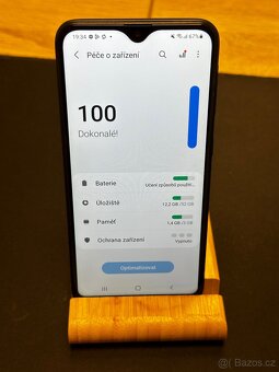 Samsung Galaxy A20e 32GB Modrý - 2