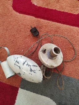 Stará mosazná objímka - 2