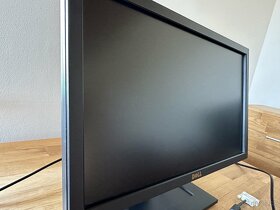 LCD monitor Dell E2011HT 20”, stojan, kabely - 2