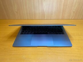 13 Apple MacBook Air i5 1,6GHz 2018 RETINA 256/16Gb  ZÁRUKA - 2