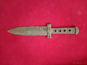 Železný nůž 9-7 století  př..n.l. - 2