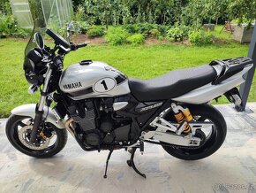 Yamaha XJR1300 - 2