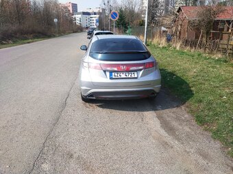 Prodám Honda Civic 8g 1.4. i-vtec 73 kw rok 2011 - 2