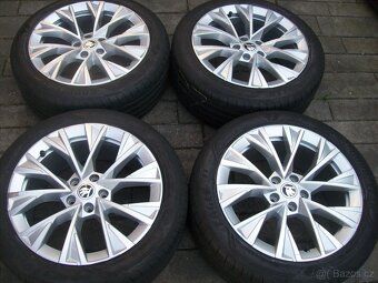 Alu kola Superb III Passat B8 18" letní GY F1 235.45.18 - 2