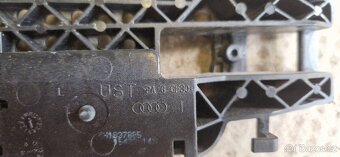 Držák kliky/ táhlo kliky audi a6 s6 c7 - 2
