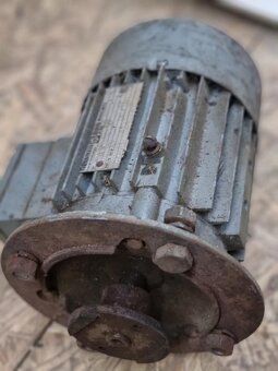 prodám elektromotor, nevyužitý, dědictví - 2