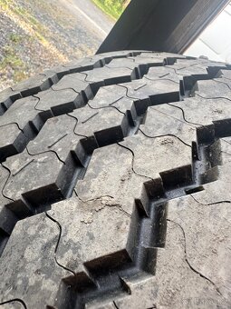 Michelin 295/80 r22,5 - 2