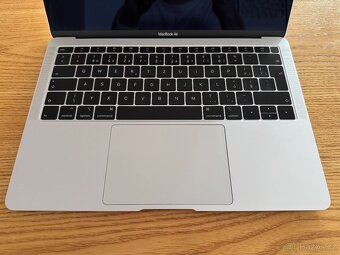 MacBook Air JAKO NOVÝ - 2