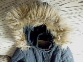 KHUJO-málo použitá pěkná parka s kapucí M-L - 2