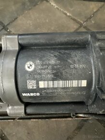 Kompresor zadní vzduchové nápravy bmw f11 - 2