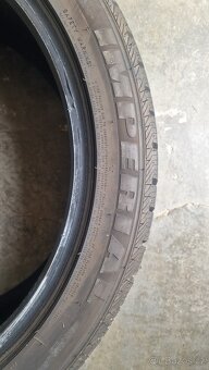 Zimní pneu 235/45 R20 - 2