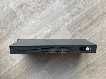 TP-Link TL-SG1024 - 2