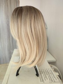 Nové světlé blond mikádo s ofinkou a přirozeným odrostem - 2