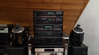 Onkyo hifi sestava včetně ovladače a manuálů. - 2