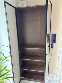 IKEA prosklená skříň - 2