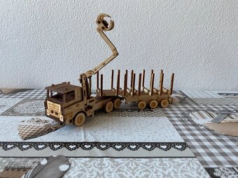 Dřevěný model Tatra Phoenix s návěsem UMIKOV 39T - 2