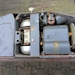 polní telefon a bedna - 2