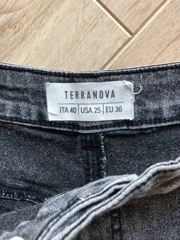 Kraťasy, velikost 36 - 2