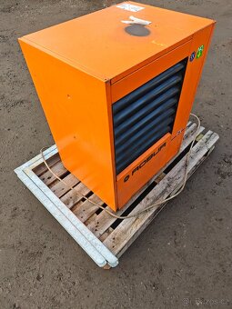 Plynové topení ROBUR F 30 N - 2